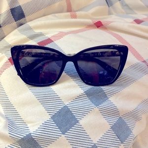 Polarized brand new classy Black KateSpade NY sunglasses !